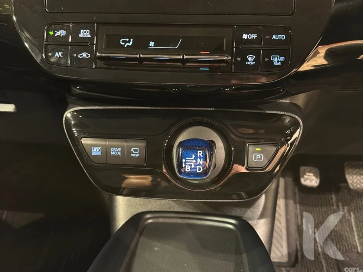 Toyota Prius Hatchback, Petrol Hybrid, 2022, White