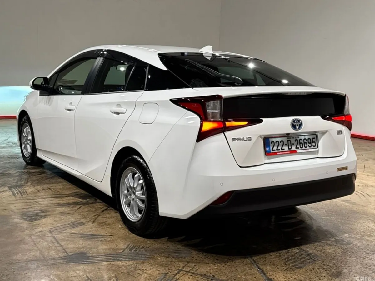 Toyota Prius Hatchback, Petrol Hybrid, 2022, White