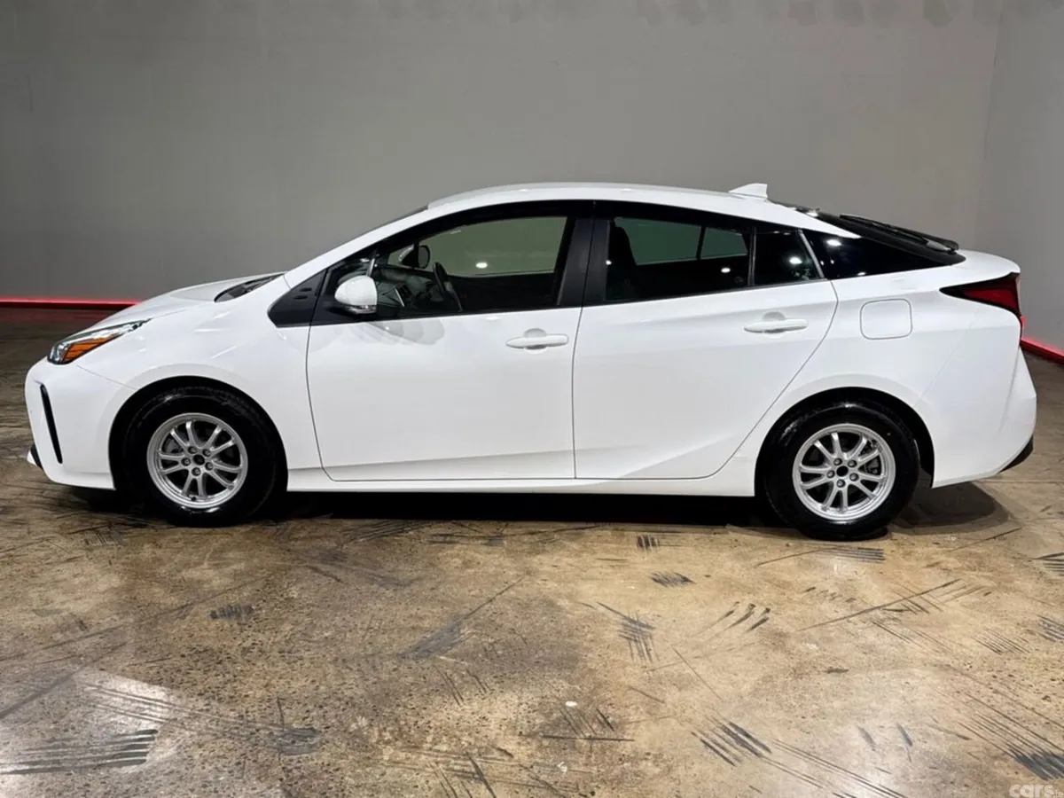 Toyota Prius Hatchback, Petrol Hybrid, 2022, White