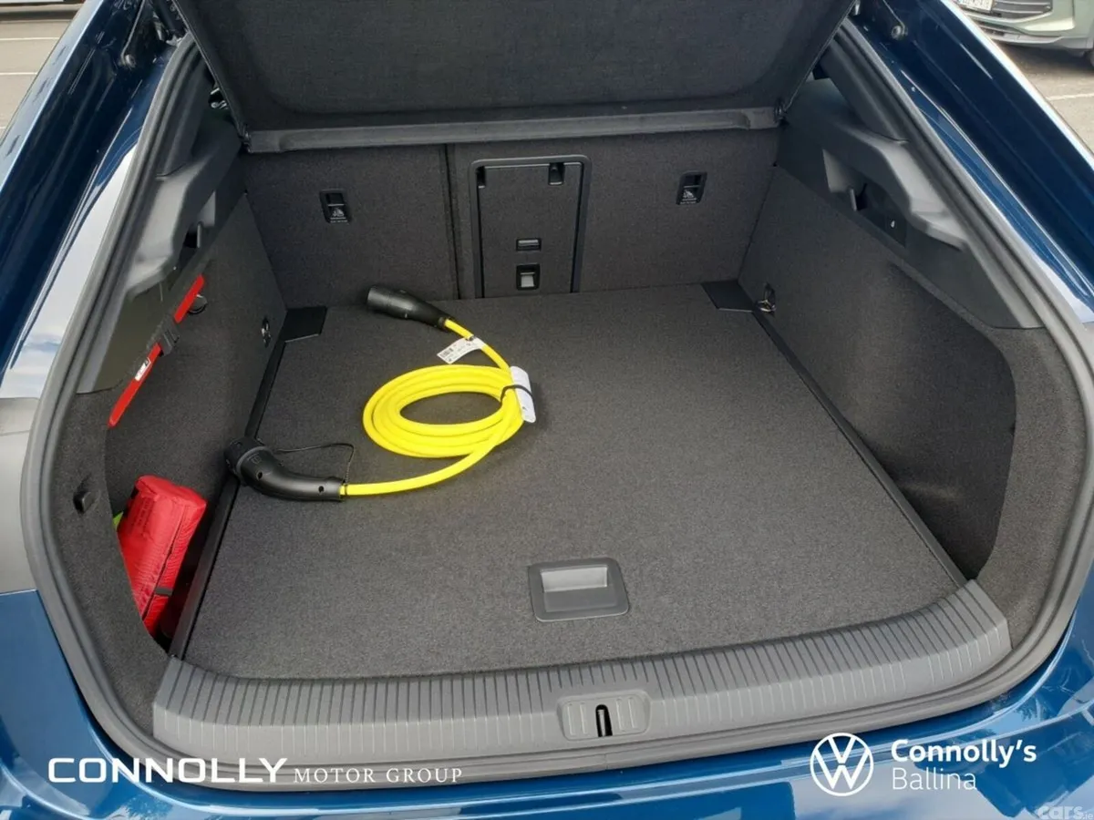 Volkswagen ID.7 Saloon, Electric, 2027, Blue