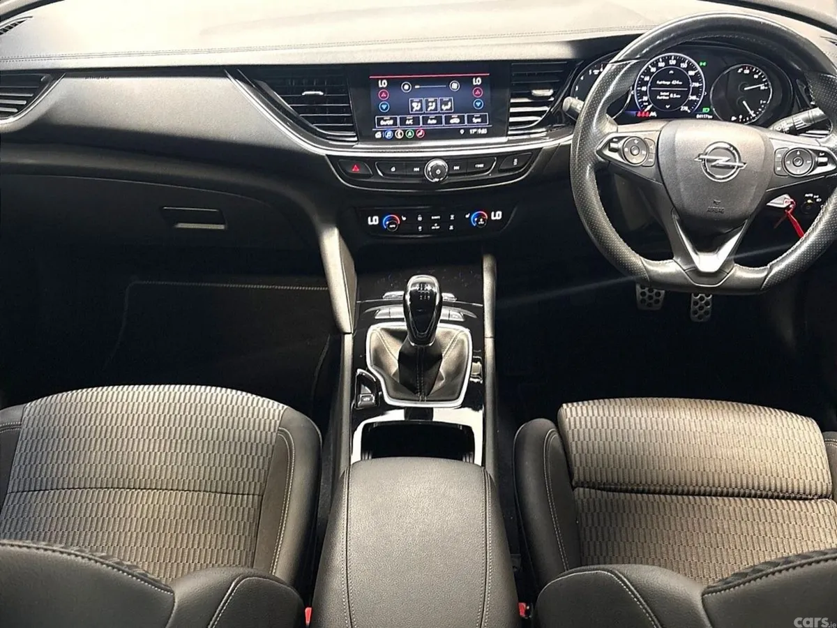 Opel Insignia Hatchback, Diesel, 2022, Grey