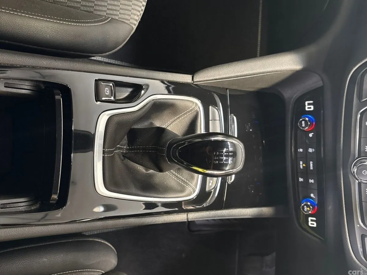 Opel Insignia Hatchback, Diesel, 2022, Grey