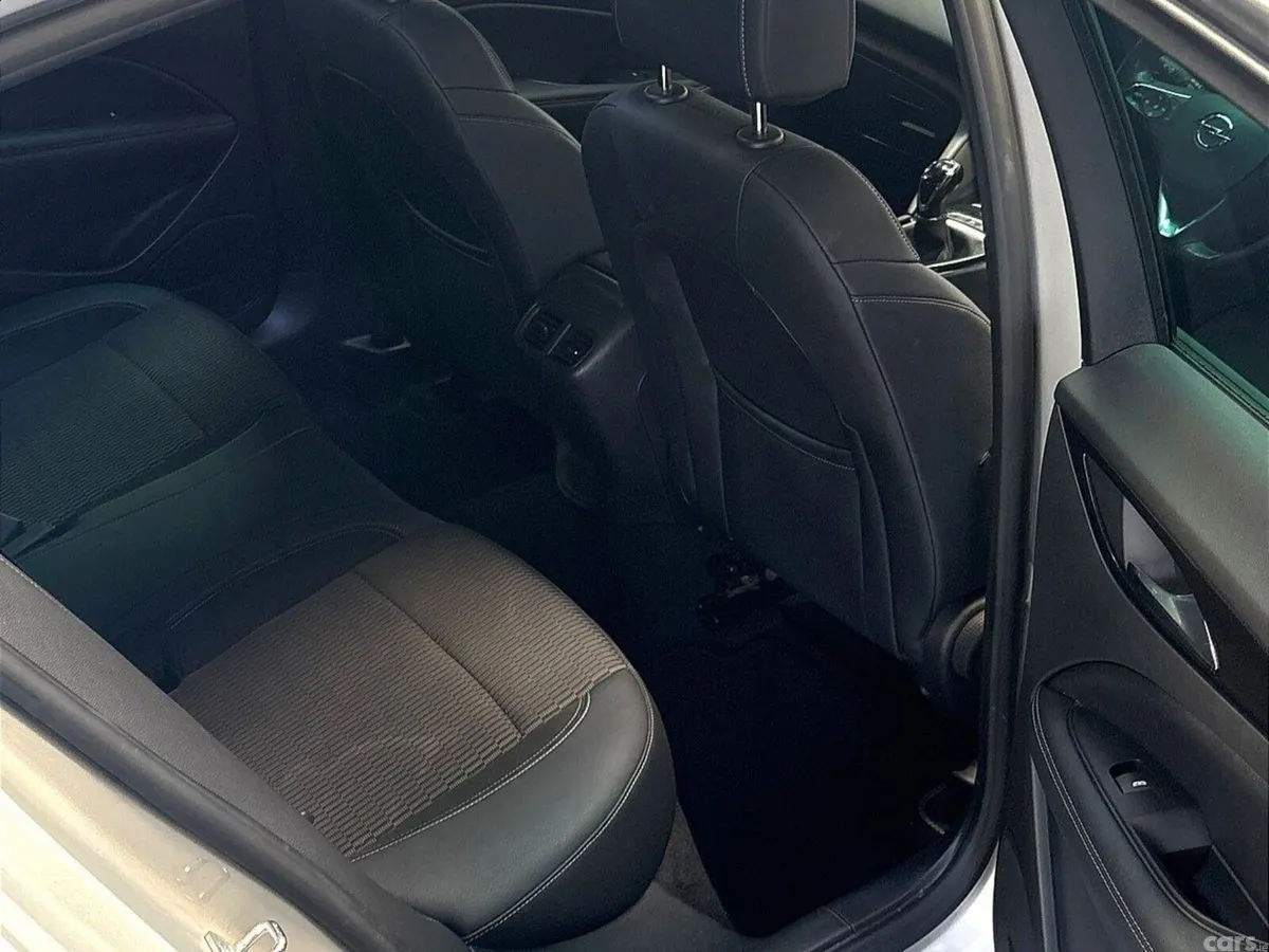 Opel Insignia Hatchback, Diesel, 2022, Grey
