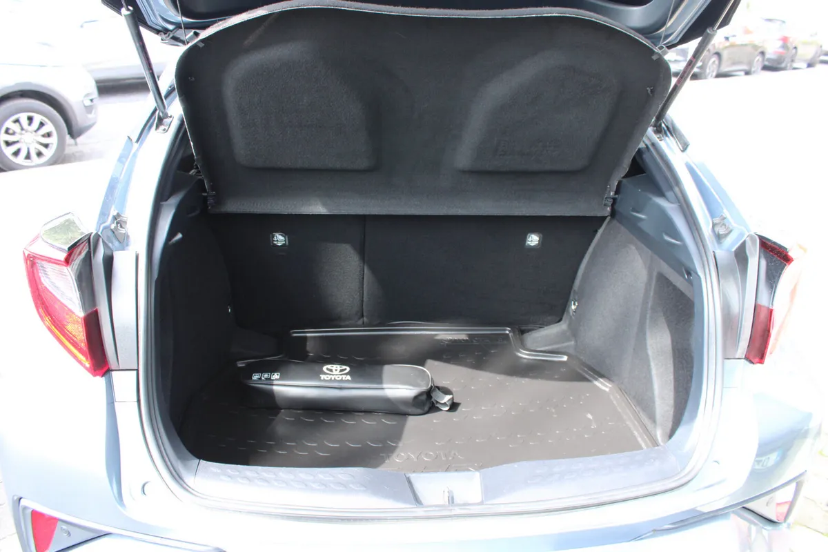 Toyota C-HR Hatchback, Petrol Hybrid, 2021, Grey
