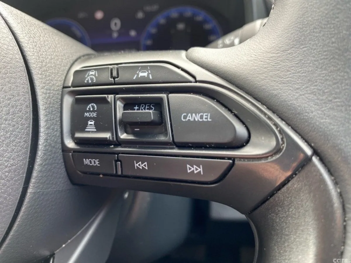 Toyota Yaris Cross SUV, Petrol Hybrid, 2025, Grey