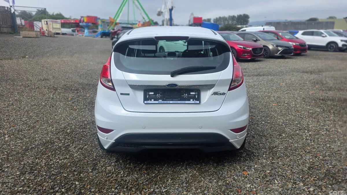 Ford Fiesta Hatchback, Petrol, 2016, White
