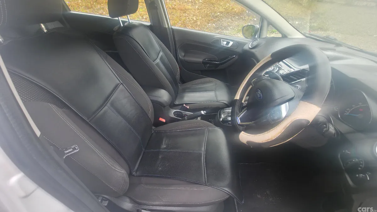 Ford Fiesta Hatchback, Petrol, 2016, White