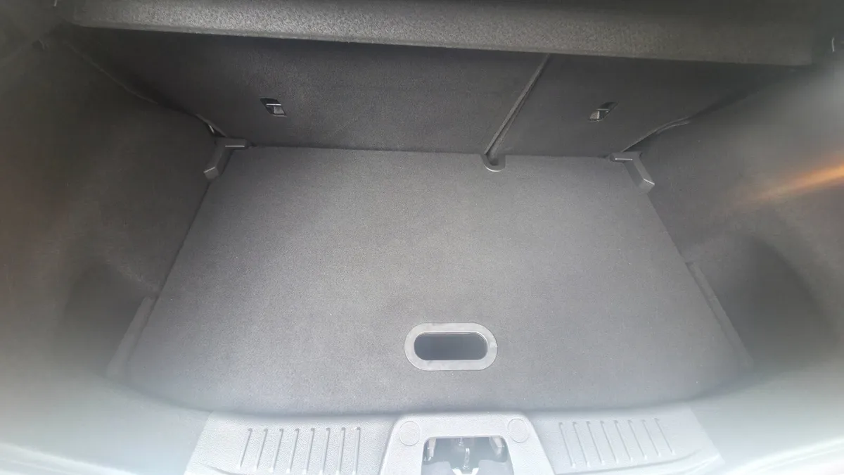 Ford Fiesta Hatchback, Petrol, 2016, White