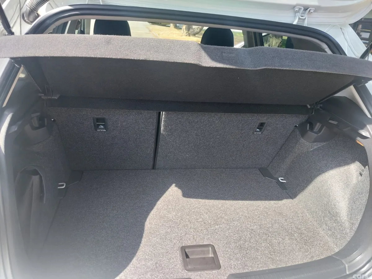 Volkswagen Polo Hatchback, Petrol, 2019, White