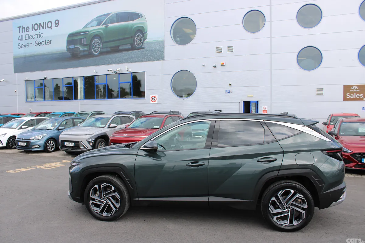 Hyundai Tucson SUV, Petrol Hybrid, 2024, Green