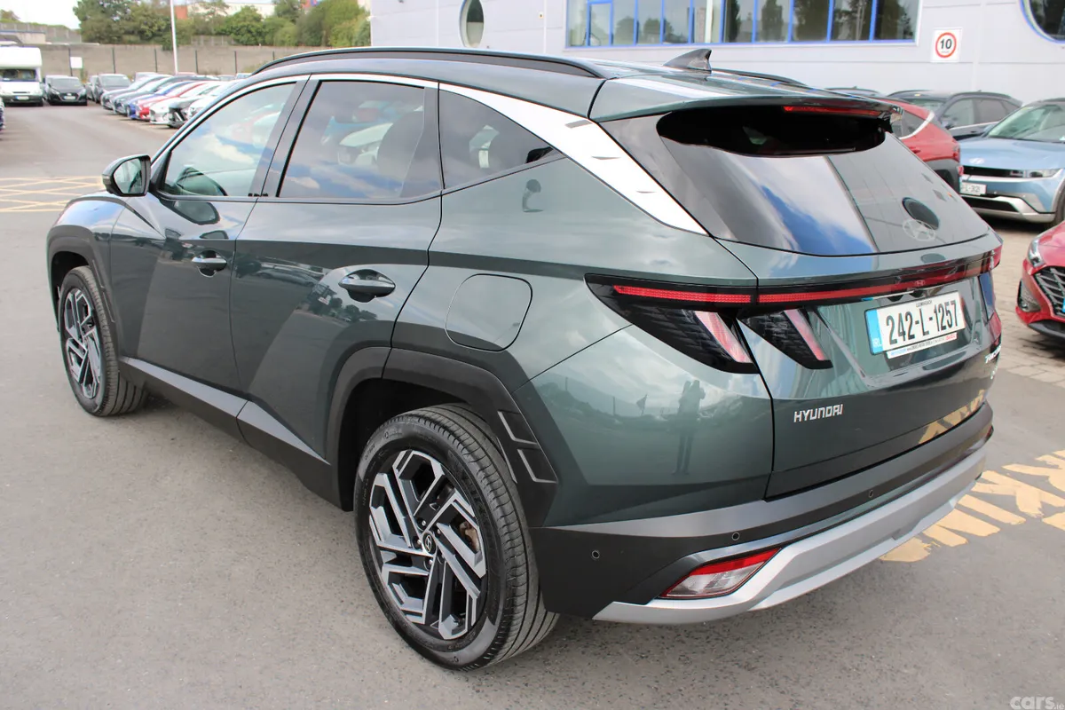 Hyundai Tucson SUV, Petrol Hybrid, 2024, Green