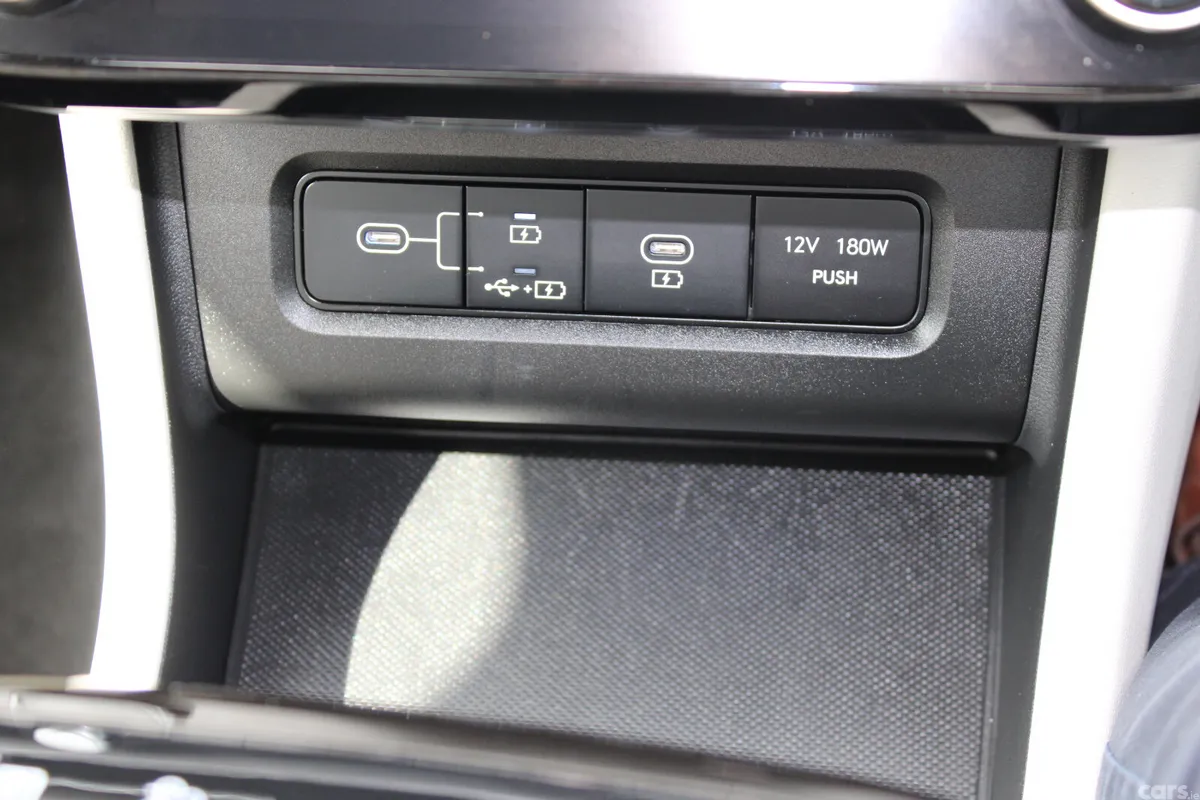 Hyundai Tucson SUV, Petrol Hybrid, 2024, Green