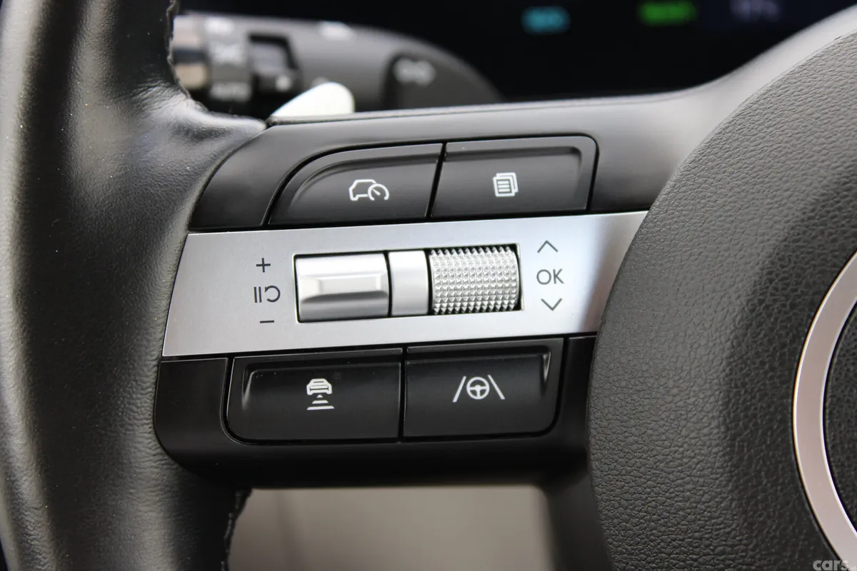 Hyundai Tucson SUV, Petrol Hybrid, 2024, Green