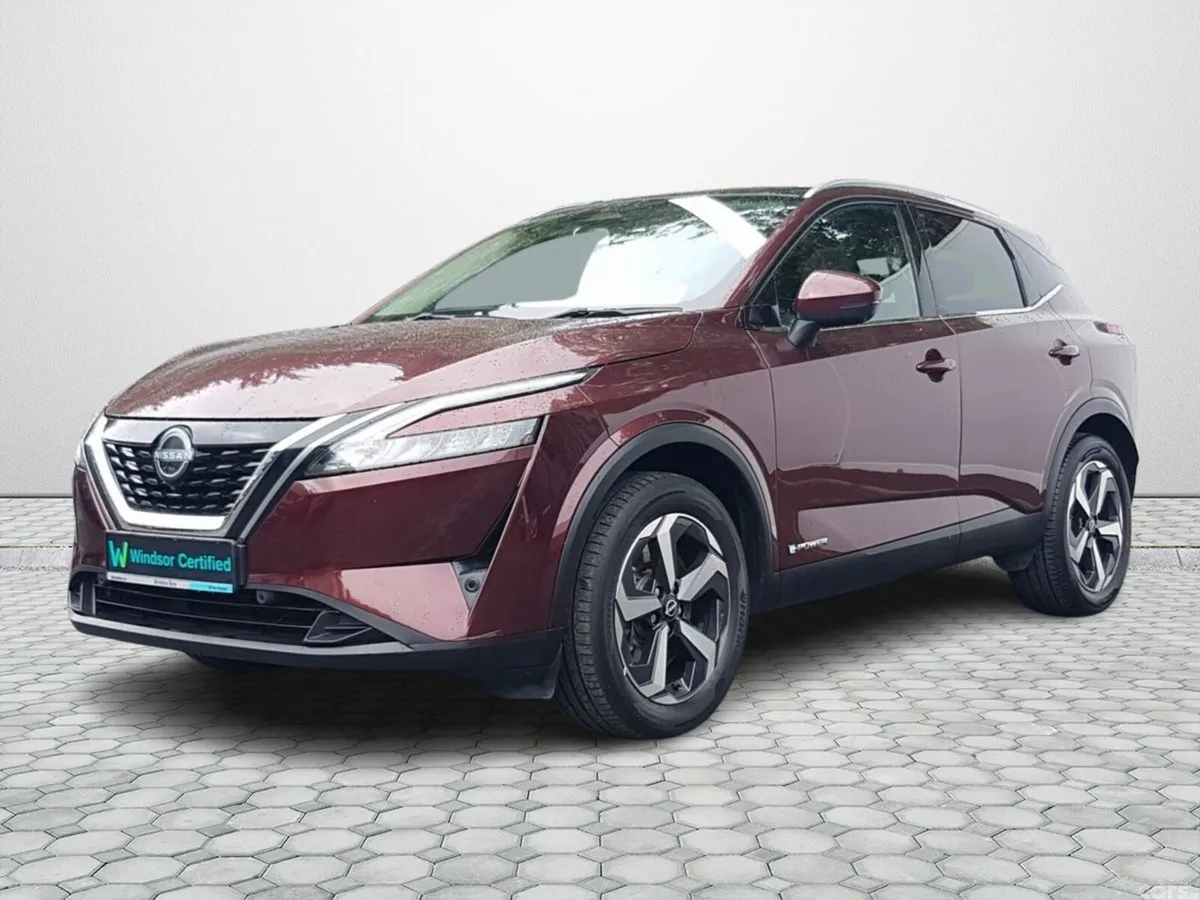 Nissan Qashqai MPV, Petrol Hybrid, 2023, Red