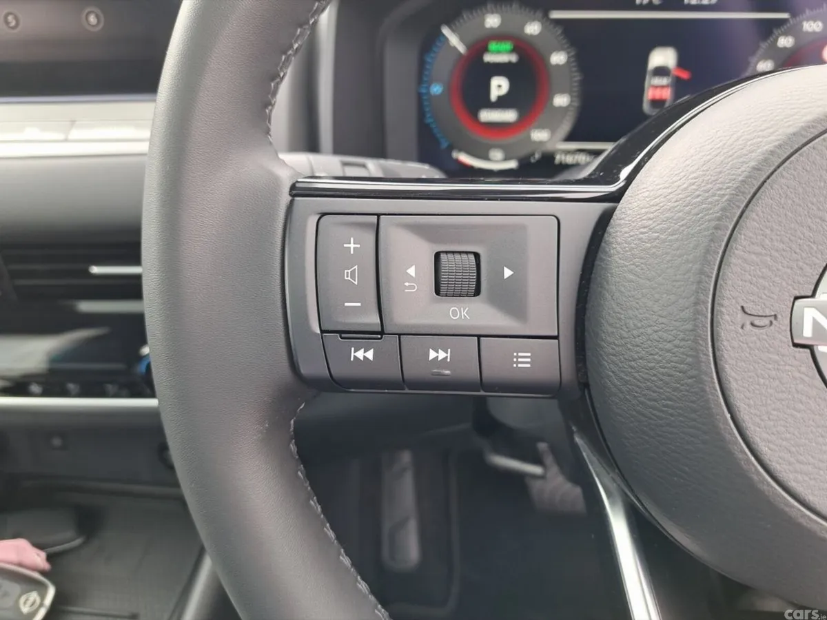Nissan Qashqai SUV, Petrol Hybrid, 2024, Red