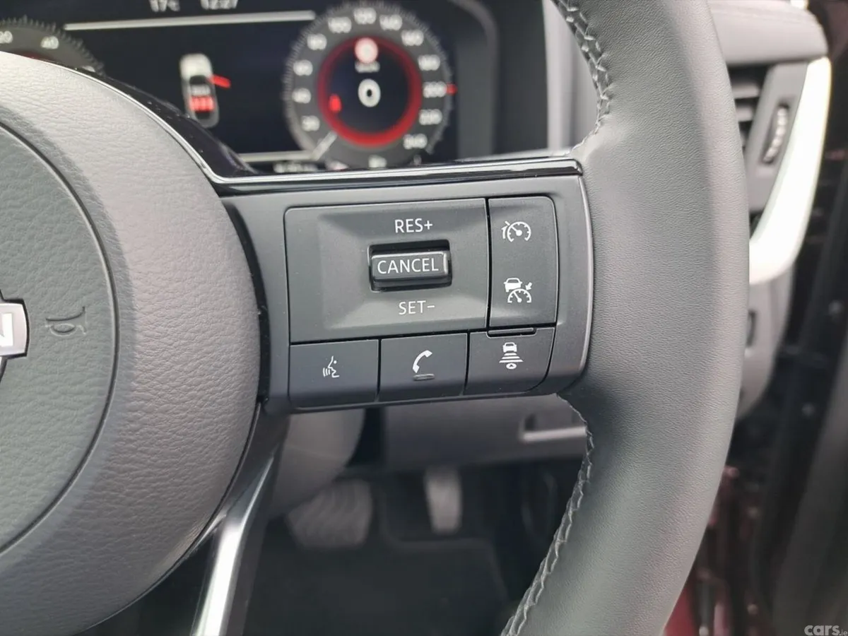 Nissan Qashqai SUV, Petrol Hybrid, 2024, Red