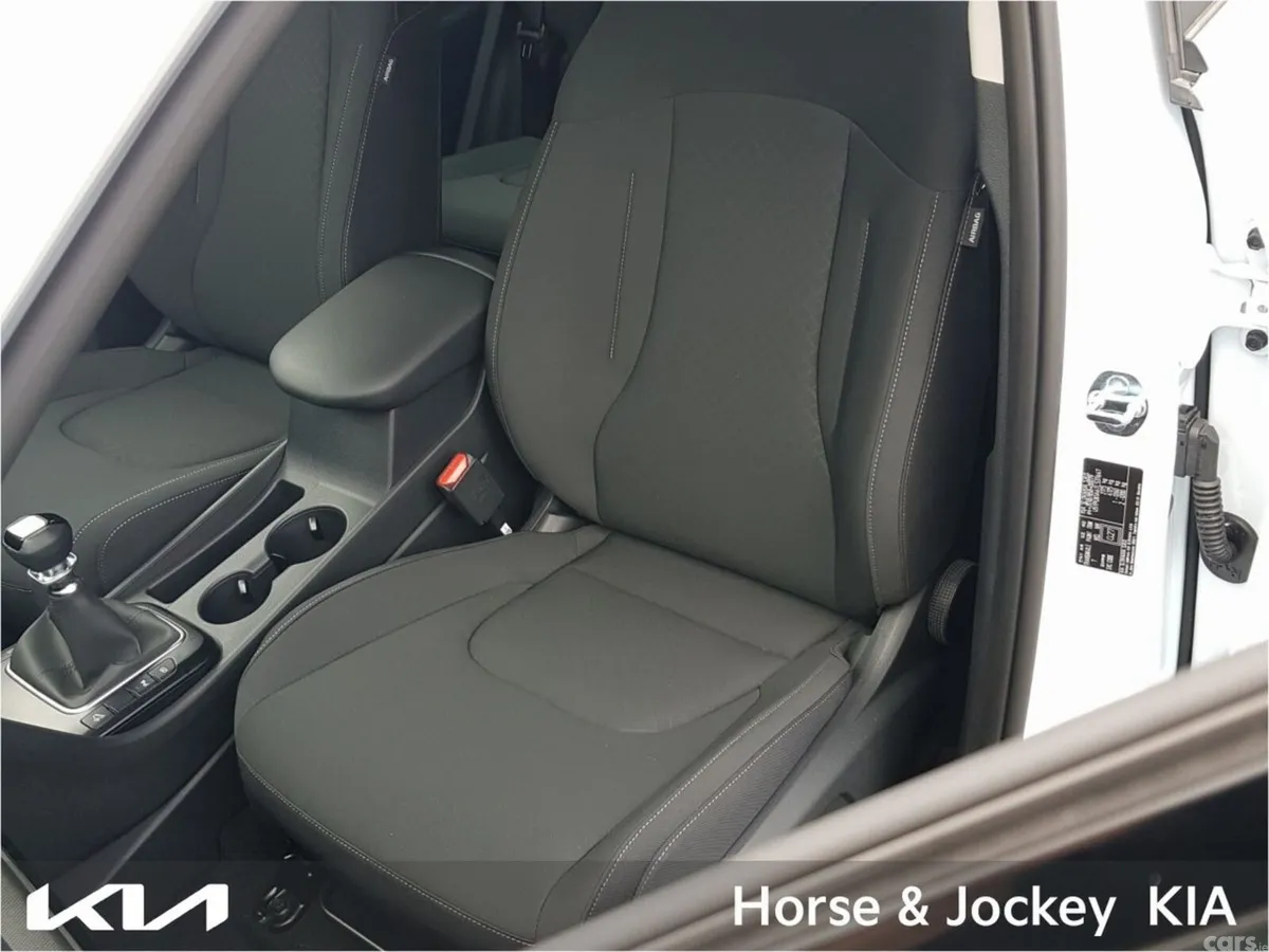 Kia Sportage SUV, Diesel Hybrid, 2026, White