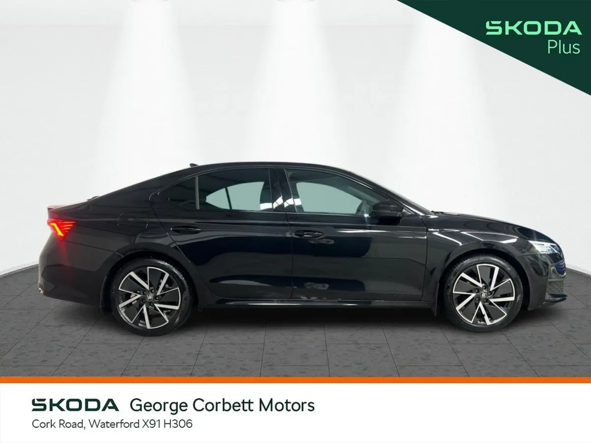 Skoda Octavia Saloon, Diesel, 2026, Black