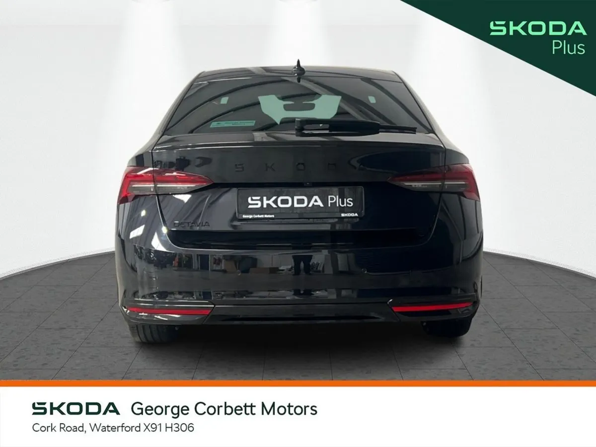 Skoda Octavia Saloon, Diesel, 2026, Black