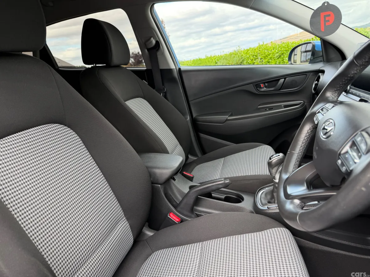 Hyundai KONA MPV, Petrol, 2022, Blue