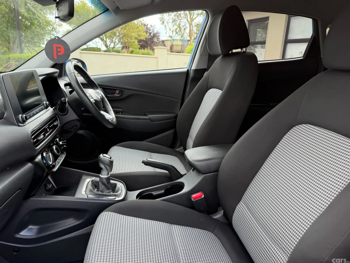 Hyundai KONA MPV, Petrol, 2022, Blue
