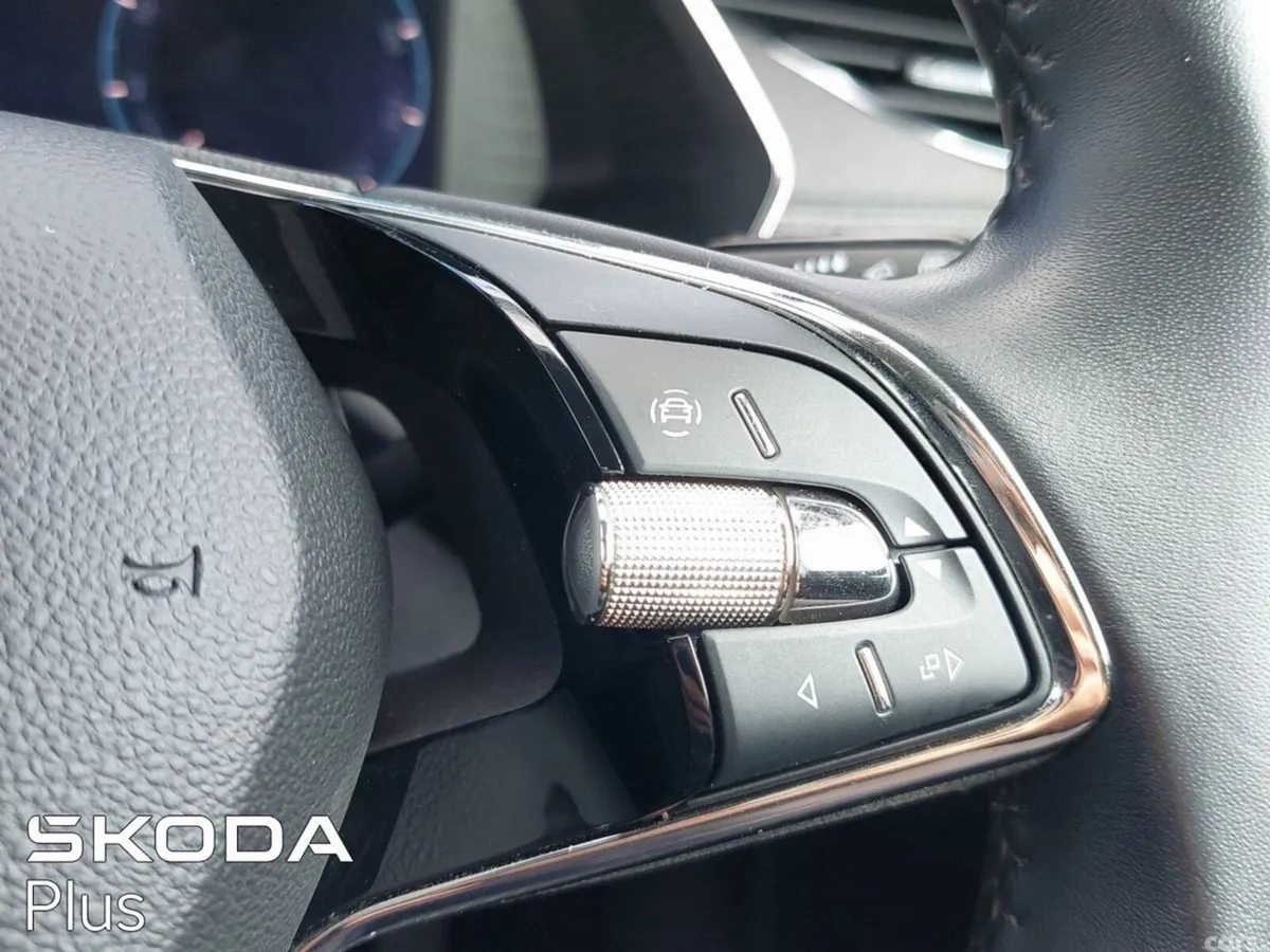 Skoda Octavia Saloon, Petrol, 2023, Grey