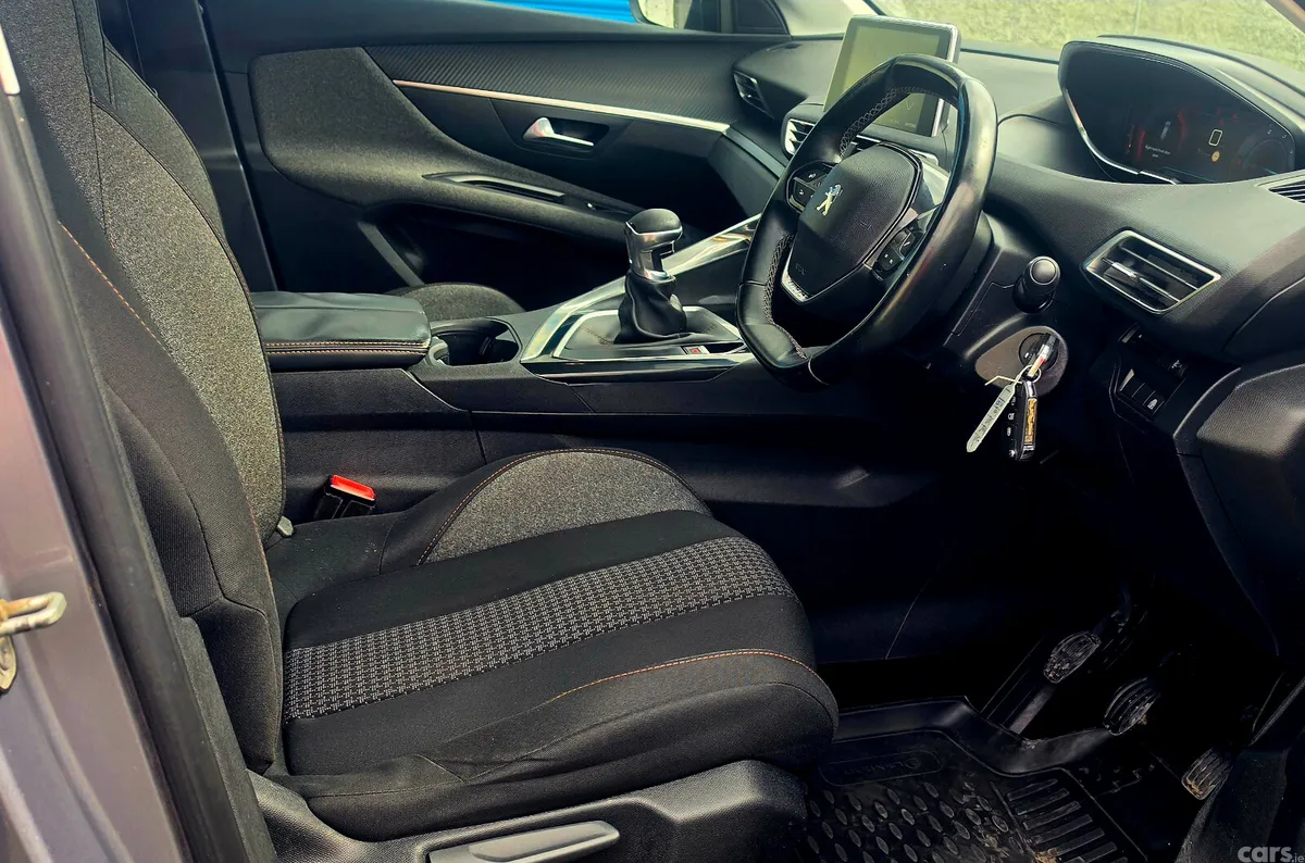 Peugeot 3008 MPV, Diesel, 2018, Grey