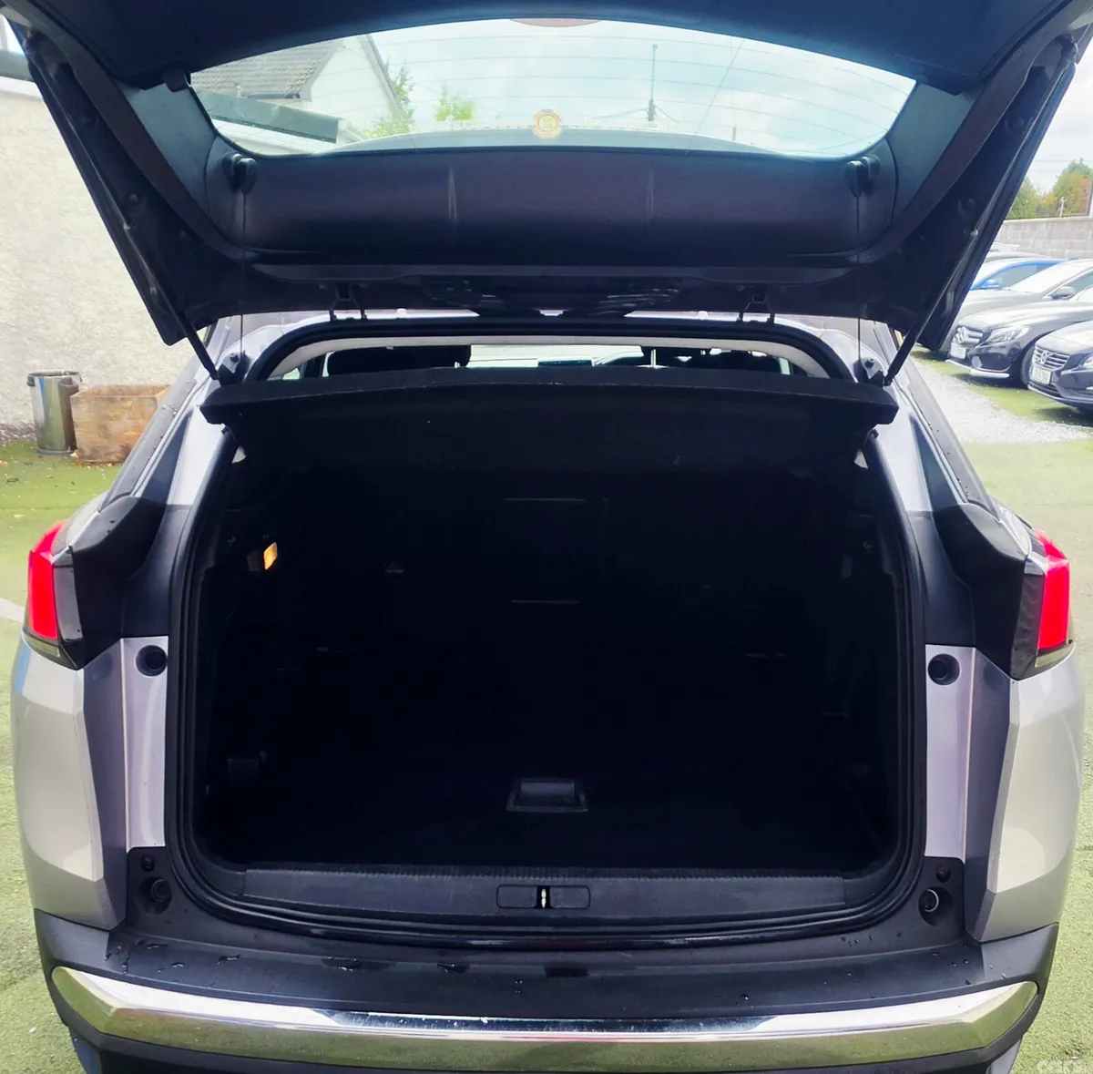 Peugeot 3008 MPV, Diesel, 2018, Grey