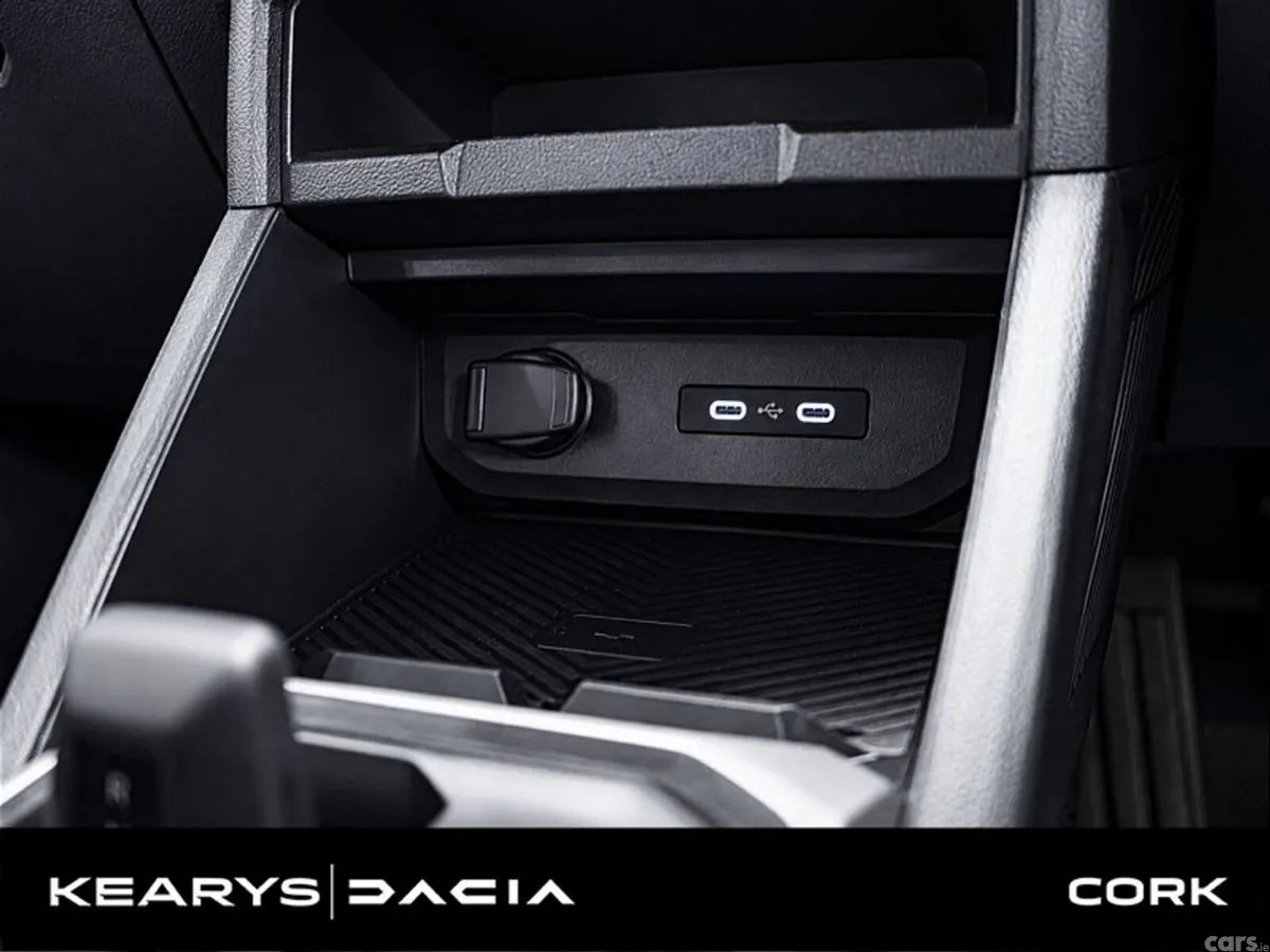 Dacia Duster SUV, Petrol Hybrid, 2026, Grey