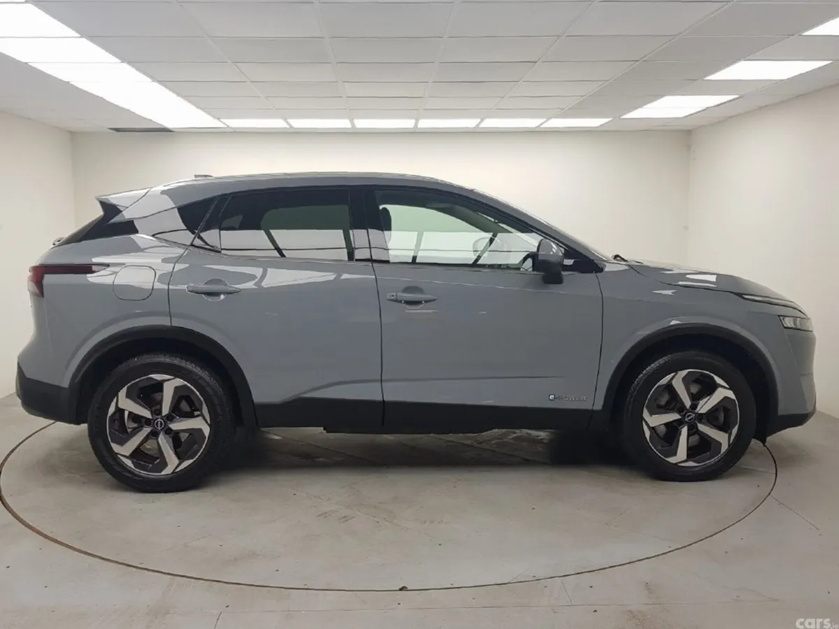 Nissan Qashqai MPV, Petrol Hybrid, 2023, Grey