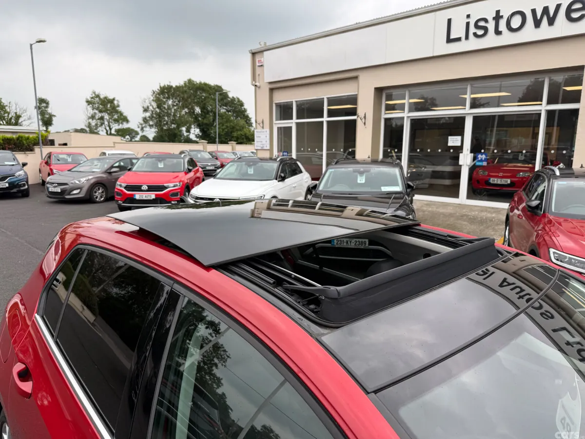 Volkswagen Golf Hatchback, Diesel, 2022, Red