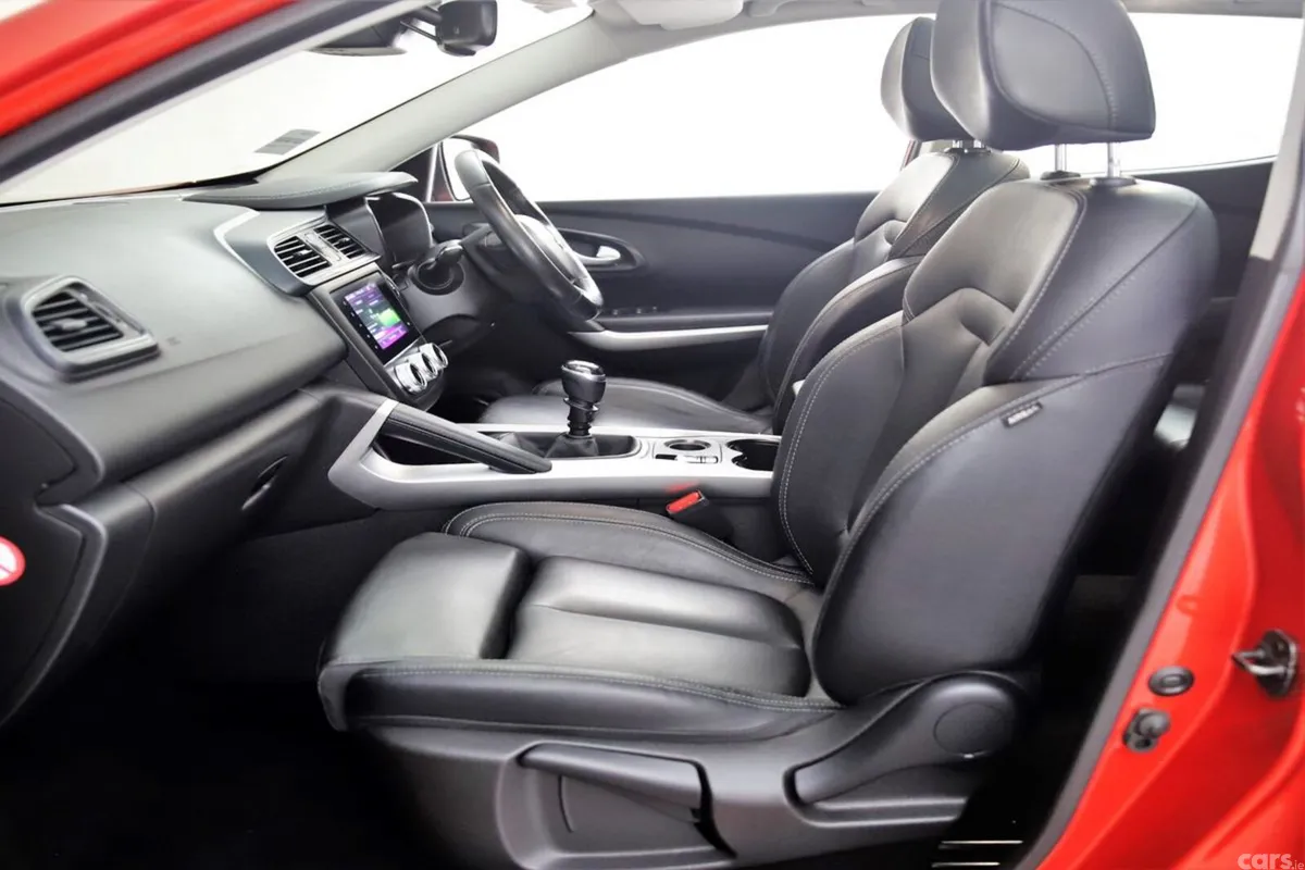 Renault Kadjar SUV, Petrol, 2019, Red