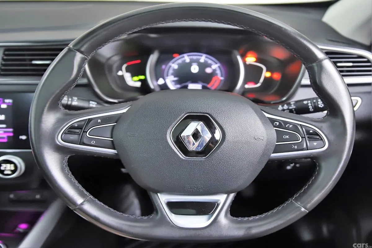 Renault Kadjar SUV, Petrol, 2019, Red