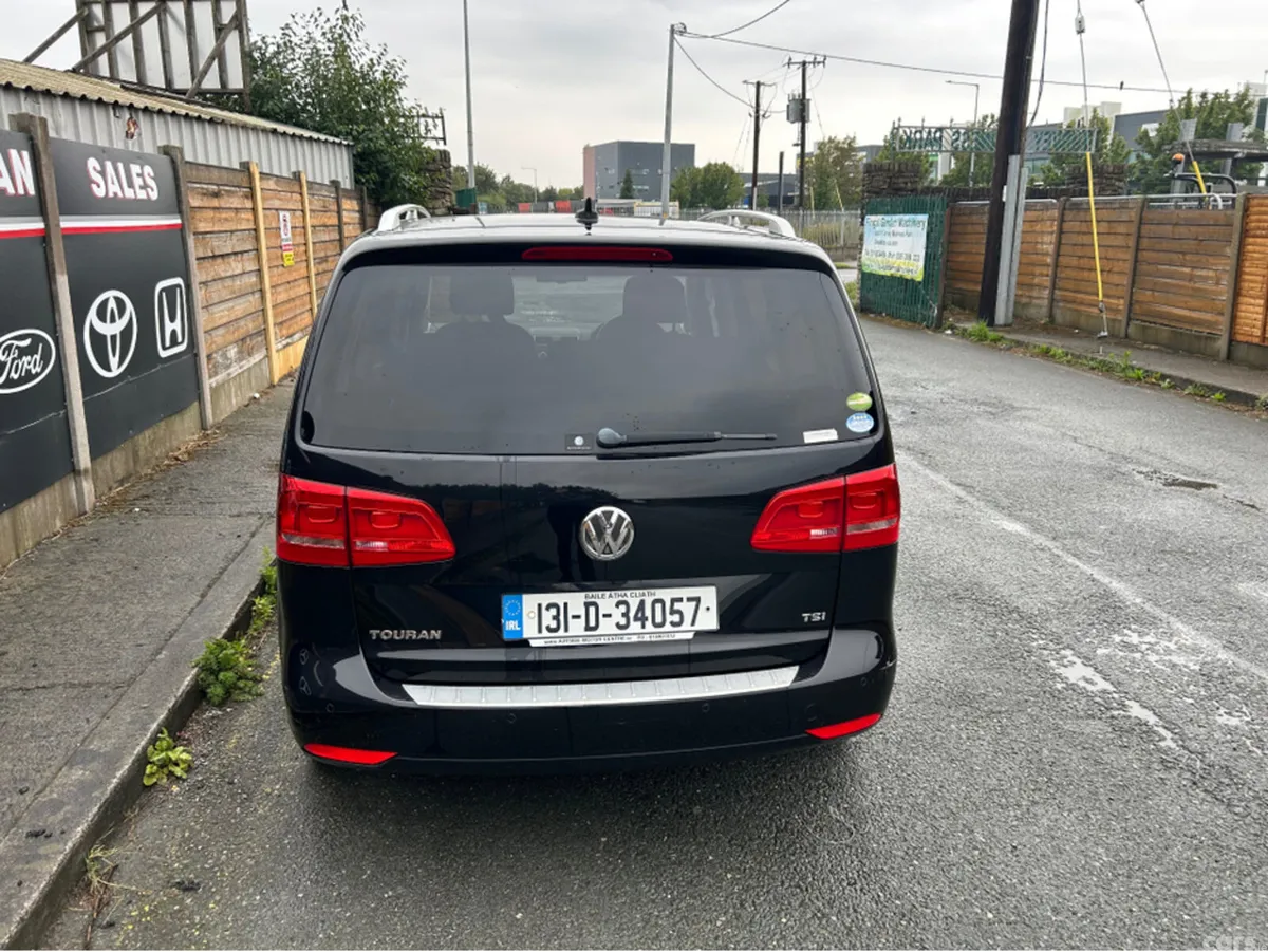 Volkswagen Touran MPV, Petrol, 2013, Black