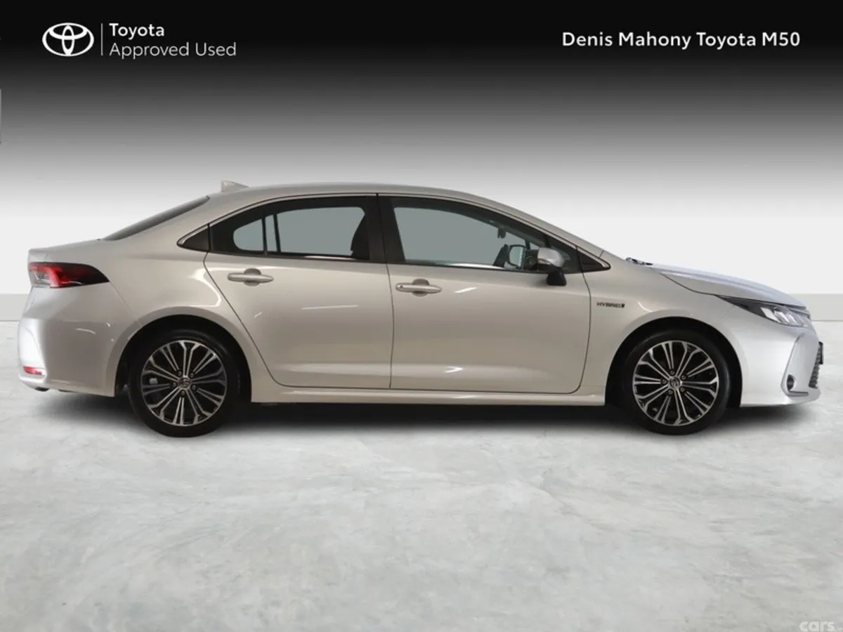 Toyota Corolla Saloon, Petrol Hybrid, 2021, Silver