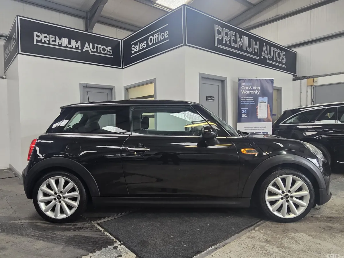 Mini Cooper Hatchback, Diesel, 2015, Black