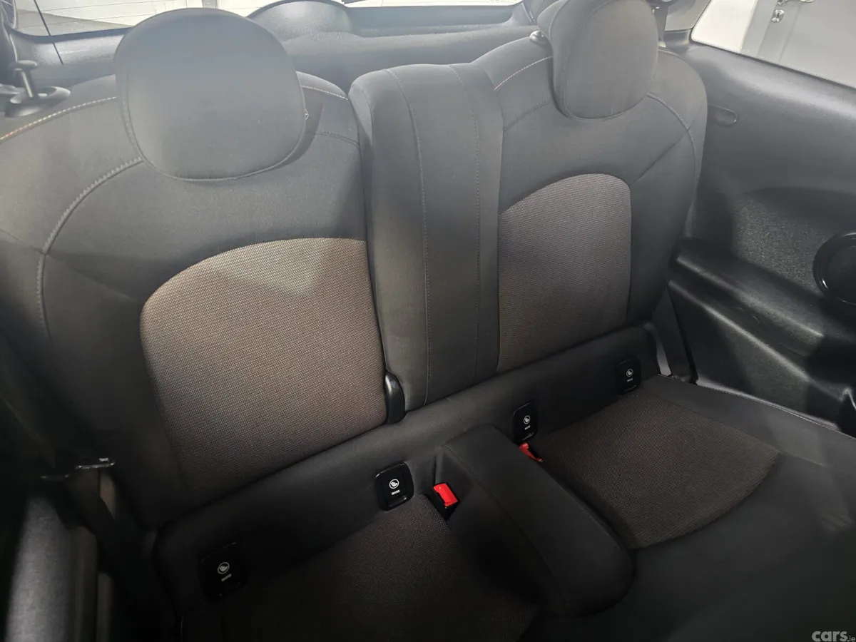 Mini Cooper Hatchback, Diesel, 2015, Black