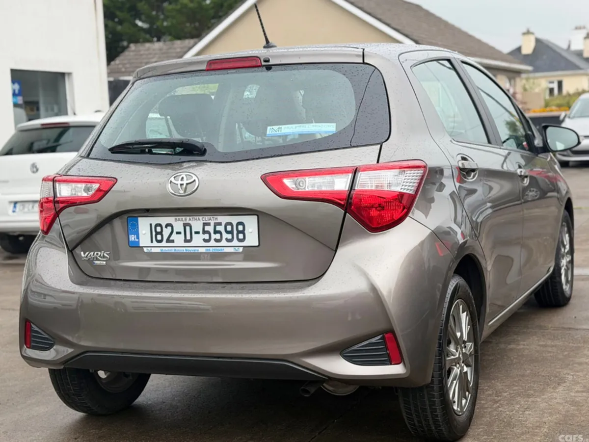 Toyota Yaris Hatchback, Petrol, 2018, Grey