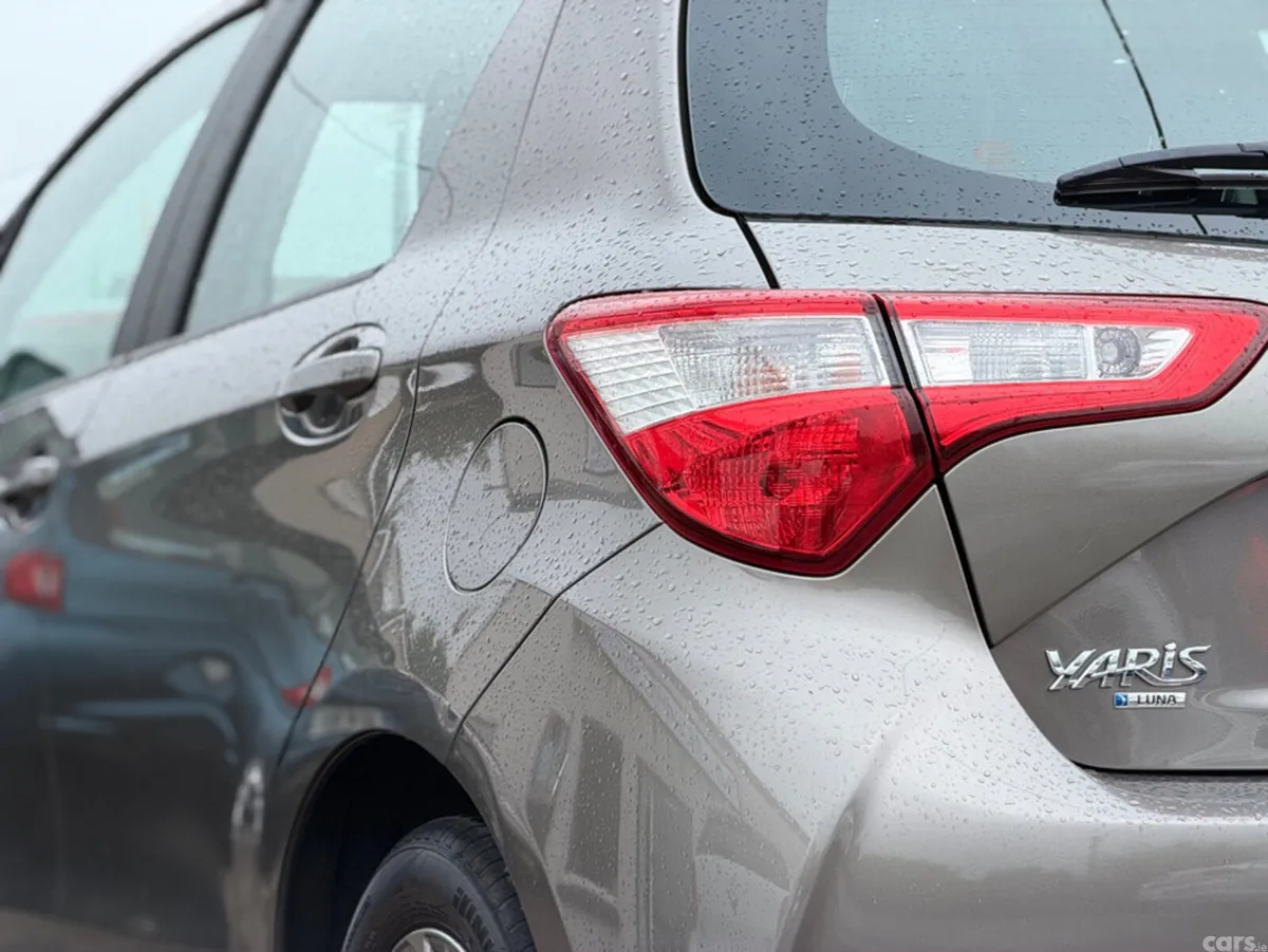 Toyota Yaris Hatchback, Petrol, 2018, Grey