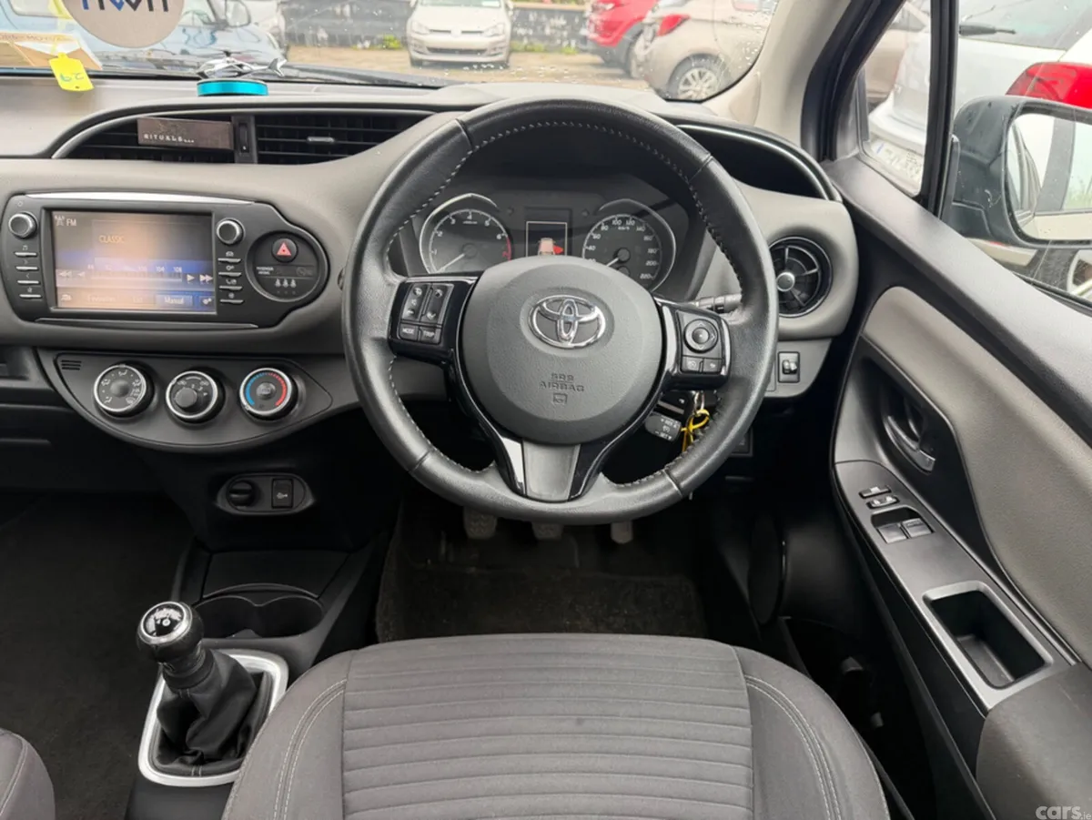 Toyota Yaris Hatchback, Petrol, 2018, Grey