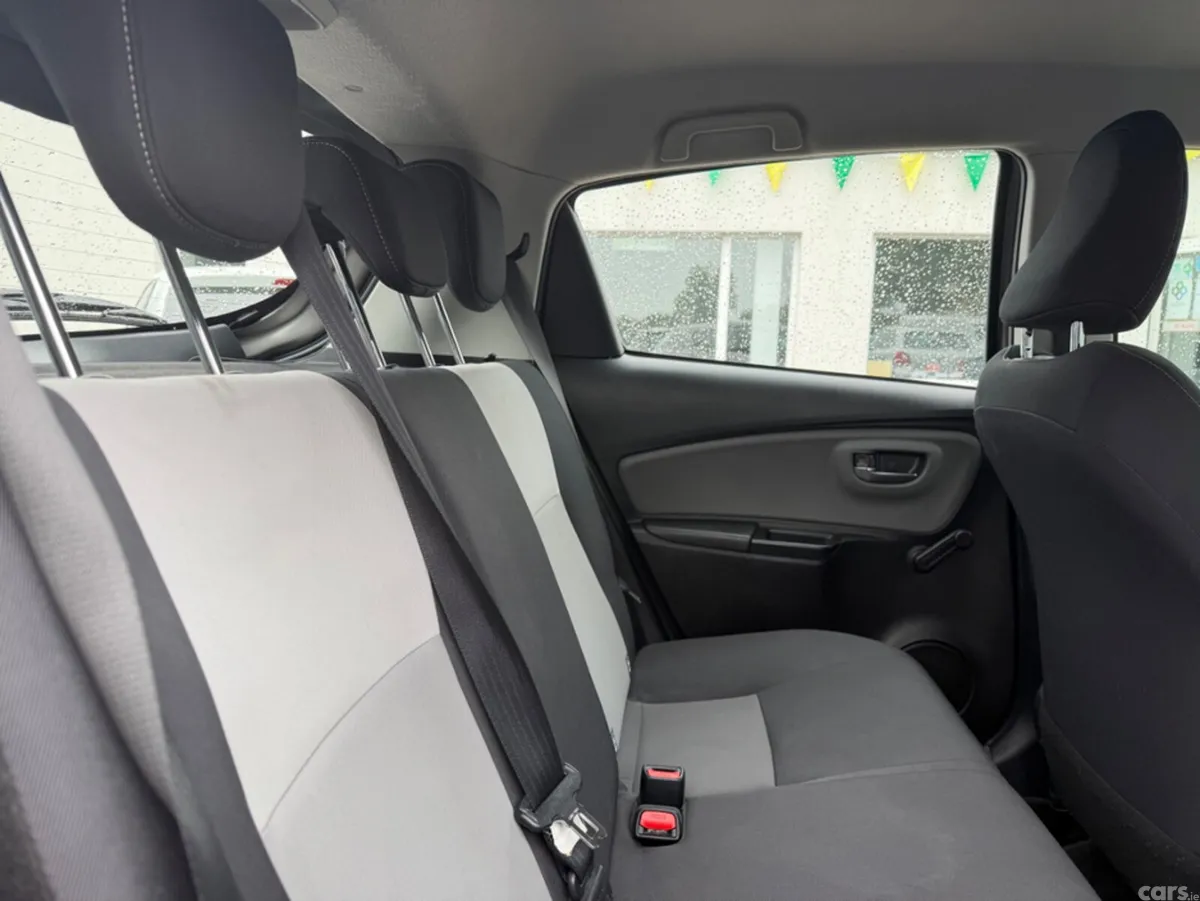 Toyota Yaris Hatchback, Petrol, 2018, Grey