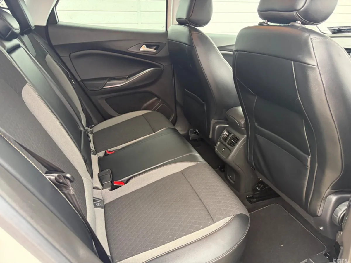 Vauxhall Grandland X Hatchback, Petrol, 2019, White