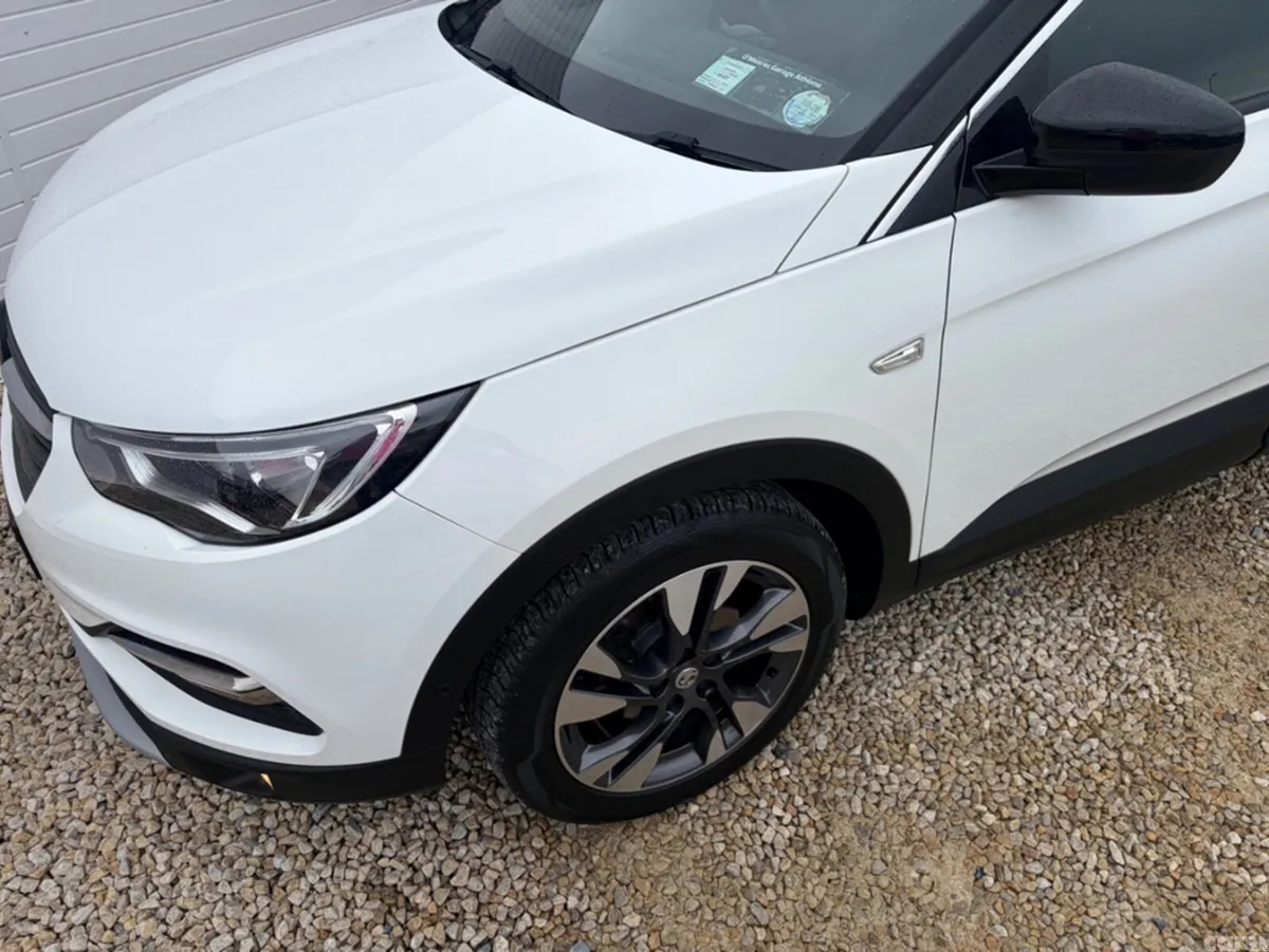 Vauxhall Grandland X Hatchback, Petrol, 2019, White