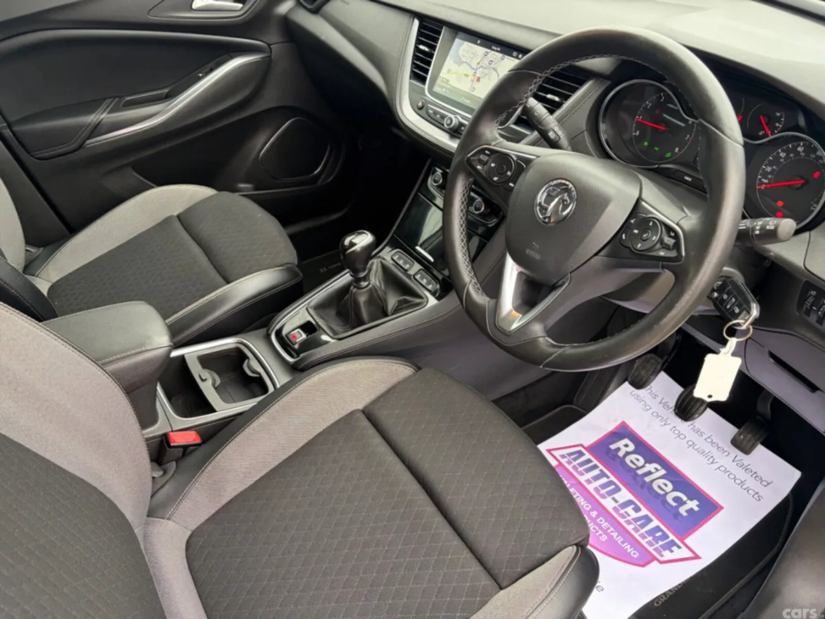 Vauxhall Grandland X Hatchback, Petrol, 2019, White