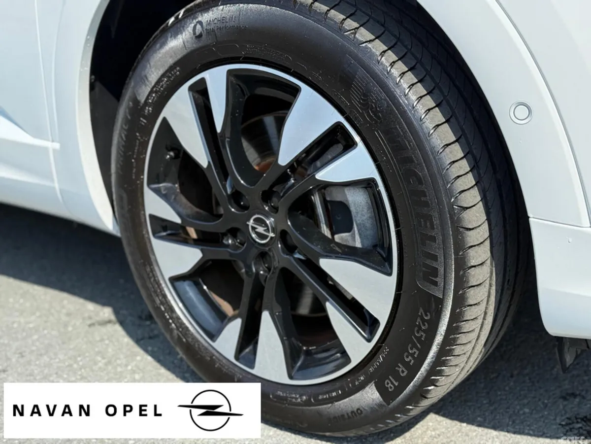Opel Grandland SUV, Petrol Plug-in Hybrid, 2024, White