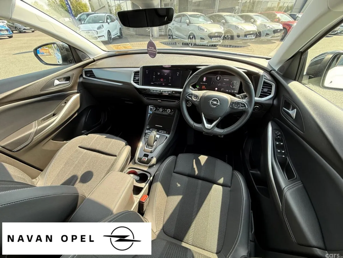 Opel Grandland SUV, Petrol Plug-in Hybrid, 2024, White