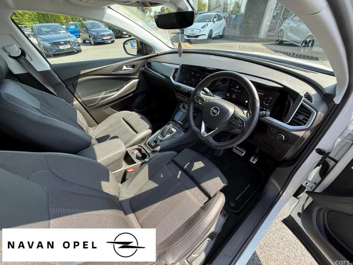 Opel Grandland SUV, Petrol Plug-in Hybrid, 2024, White
