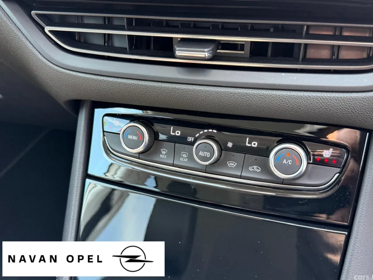 Opel Grandland SUV, Petrol Plug-in Hybrid, 2024, White