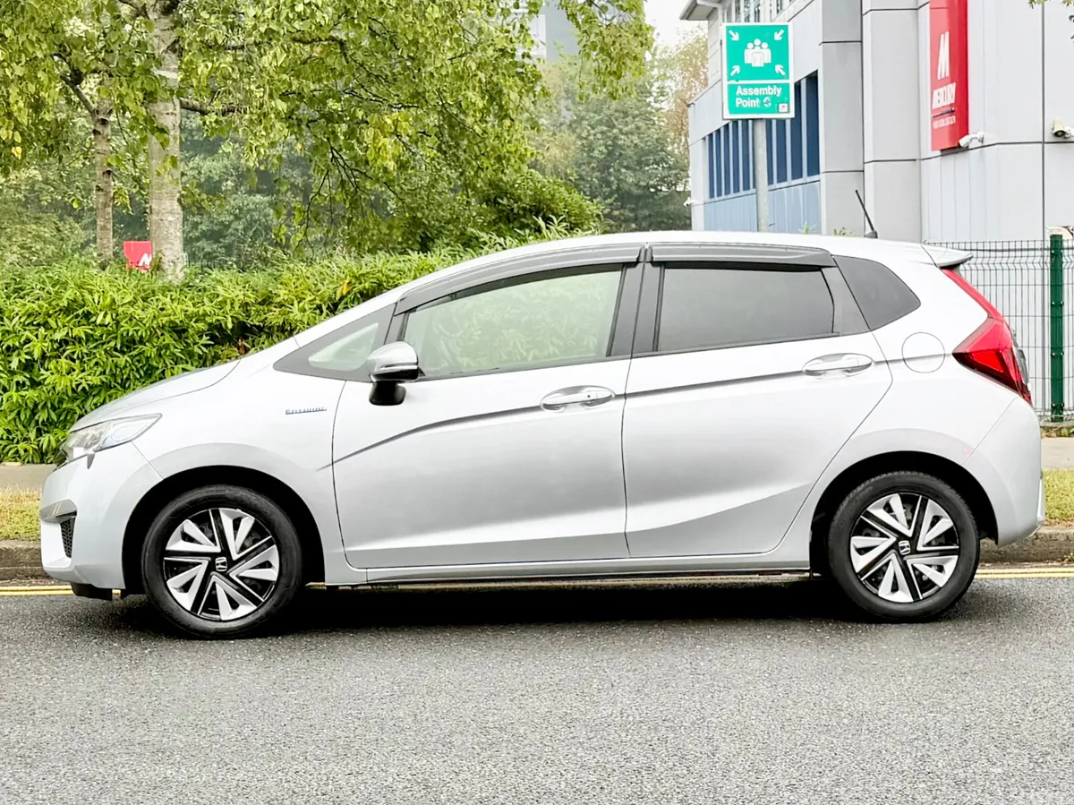 Honda Fit Hatchback, Petrol Hybrid, 2016, Silver