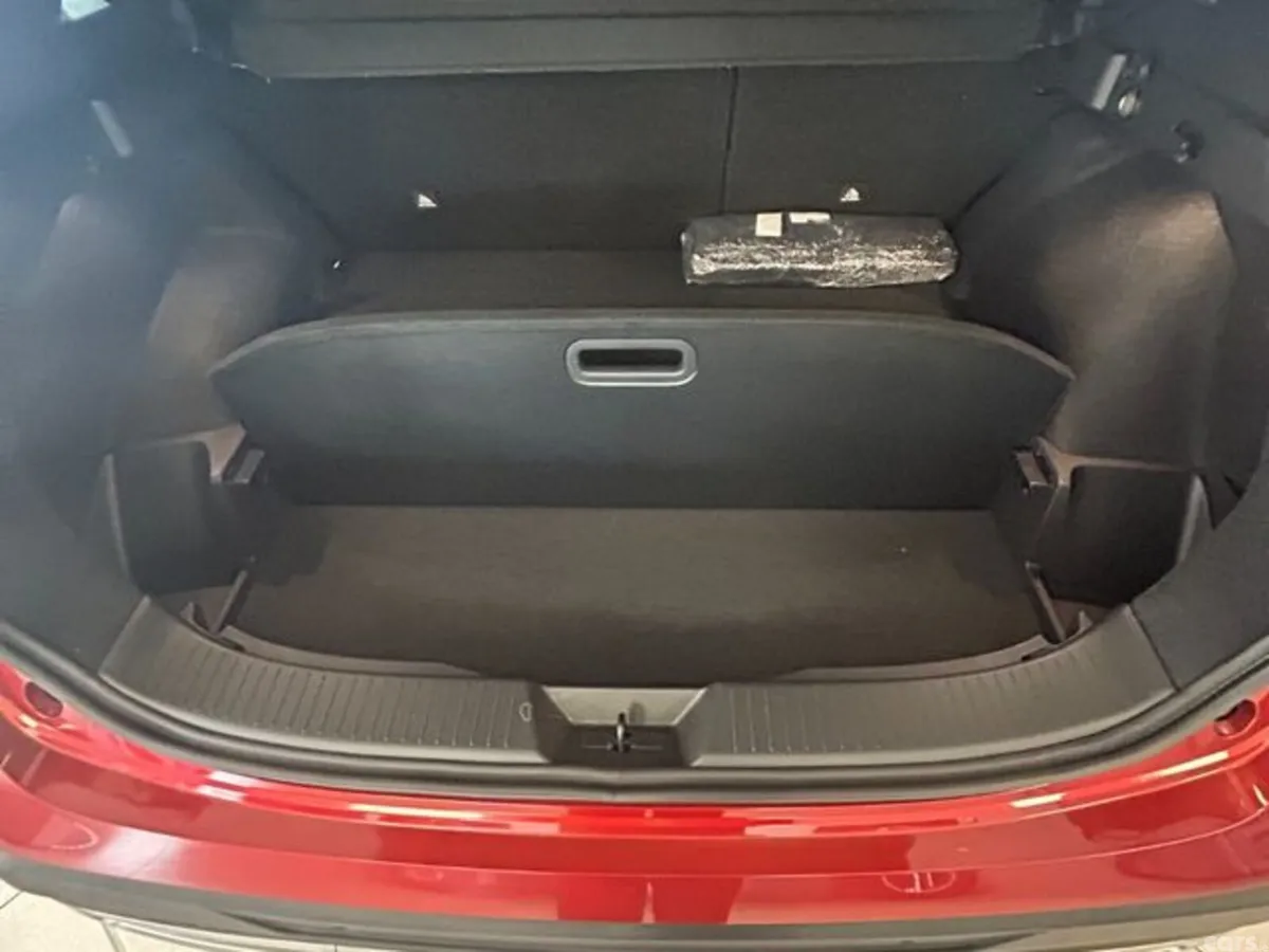 Nissan Qashqai MPV, Petrol Hybrid, 2026, Red